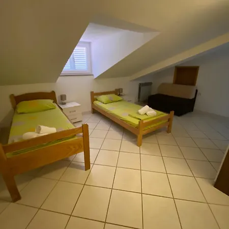 And Velnic, Krk Apartman *